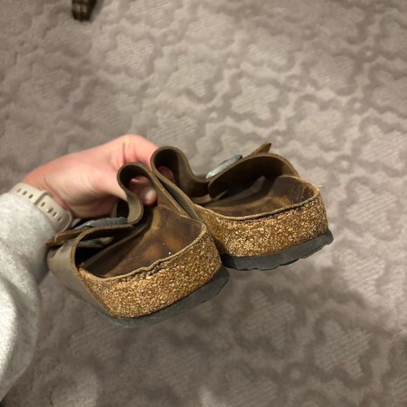 Birkenstock Mud Green Two Strap Leather Patent Arizona Sandals size 40 - Picture 6 of 6